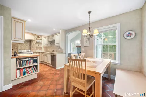 Kitchen - 4 Oxford Dr #4, Suffield, CT 06078 photo 1 of 3