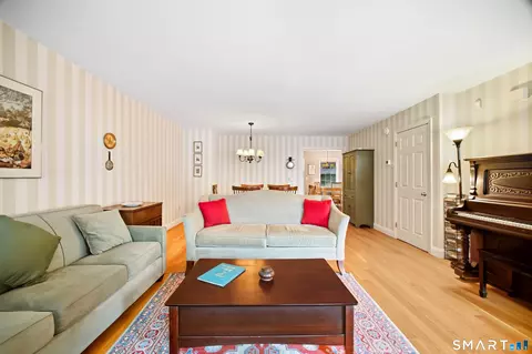 Living - 4 Oxford Dr #4, Suffield, CT 06078 photo 2 of 3