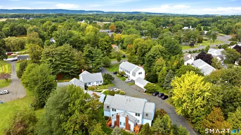 View/Area - 4 Oxford Dr #4, Suffield, CT 06078 photo 4 of 5