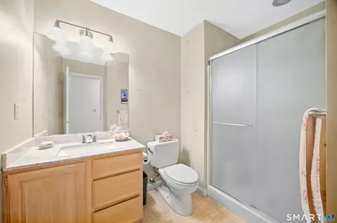 Bath - 4 Oxford Dr #4, Suffield, CT 06078 photo 3 of 3