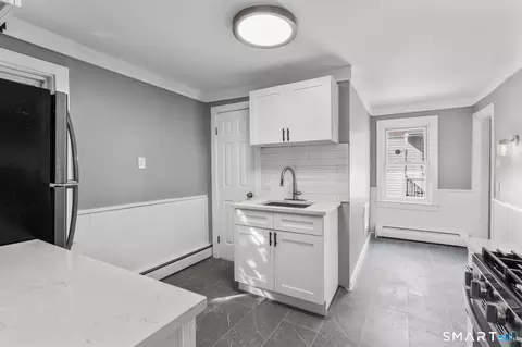 Entry Way - 101 Culvert St, Torrington, CT 06790 photo 2 of 4