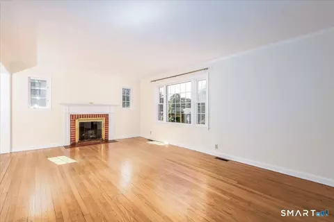 Living - 70 Benedict Ave, Fairfield, CT 06825 photo 1 of 4