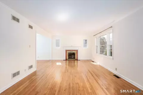 Living - 70 Benedict Ave, Fairfield, CT 06825 photo 2 of 4