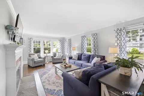 Living - 33 State St, Wethersfield, CT 06109 photo 3 of 7