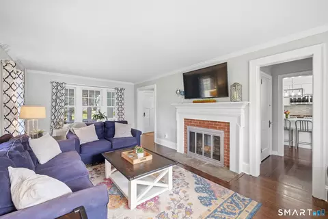 Living - 33 State St, Wethersfield, CT 06109 photo 7 of 7