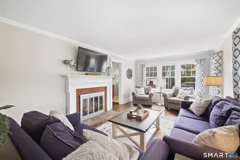 Living - 33 State St, Wethersfield, CT 06109 photo 1 of 7