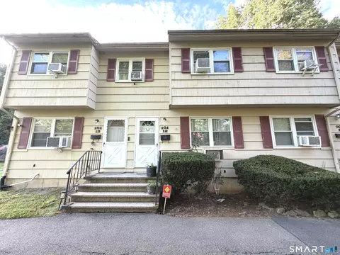 101 Ridge Rd #12, Naugatuck, CT 06770