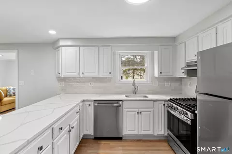 Kitchen - 173 Timber Trl, Wethersfield, CT 06109 photo 4 of 6