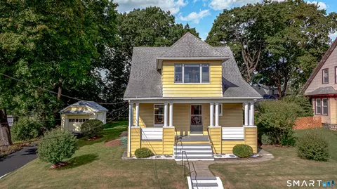 201 Fairlawn Ave, Waterbury, CT 06705