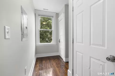 Entry Way - 135-137 Pendleton St, New Haven, CT 06511 photo 3 of 3