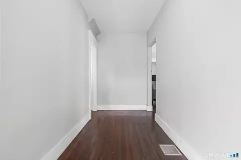 Entry Way - 135-137 Pendleton St, New Haven, CT 06511 photo 1 of 3