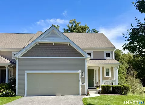 1073 Augusta Dr #1073, Oxford, CT 06478