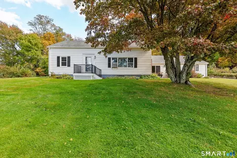 94 North St, Plymouth, CT 06782