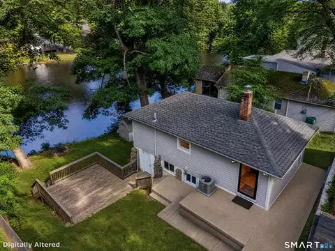 33 Circle Dr, Stratford, CT 06614