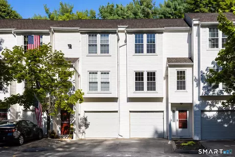 380 Hitchcock Rd #218, Waterbury, CT 06705