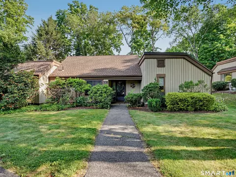 626 Heritage Vlg #B, Southbury, CT 06488