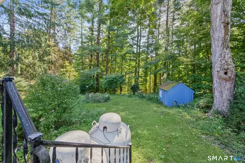 Exterior - 25 Munger Ln, Bethlehem, CT 06751 photo 7 of 9