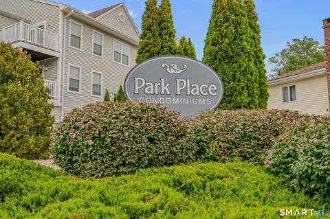 128 Meridian St #209, Groton, CT 06340