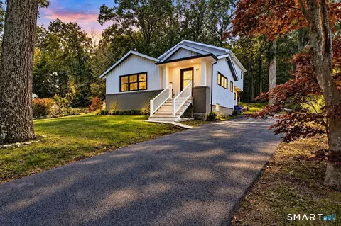 105 Old Dike Rd, Trumbull, CT 06611