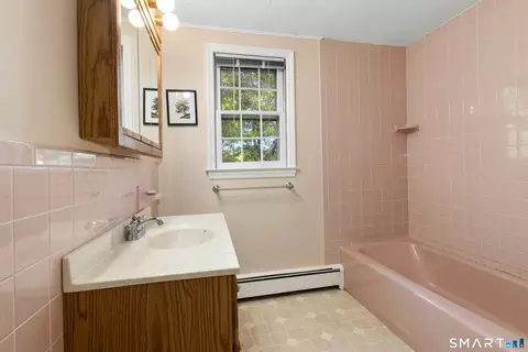 Bath - 22 Ramapoo Hill Rd, Ridgefield, CT 06877 photo 2 of 2