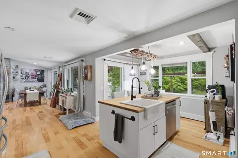 Entry Way - 64 Risley Rd, Vernon, CT 06066 photo 2 of 2