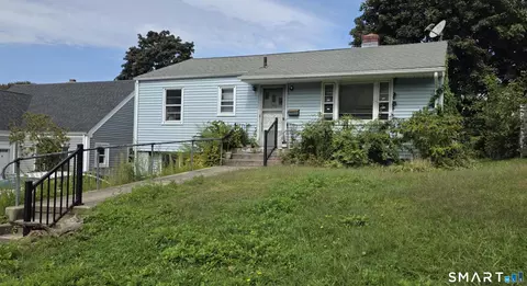 35 Sunset St, New London, CT 06320