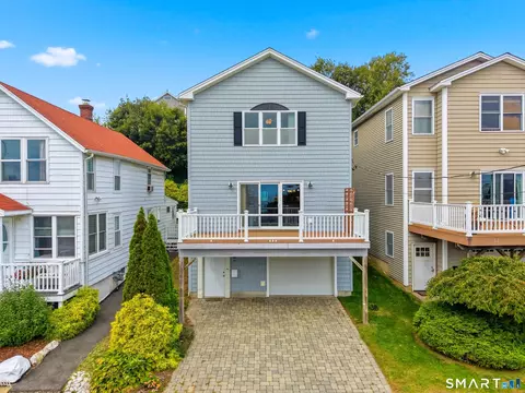64 Hawthorne St, West Haven, CT 06516