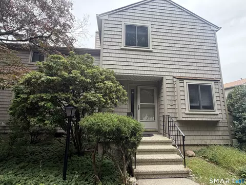85 River Bend Rd #D, Stratford, CT 06614