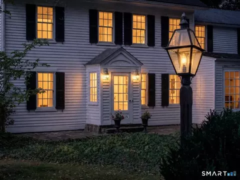 9 Ingham Hill Rd, Essex, CT 06426