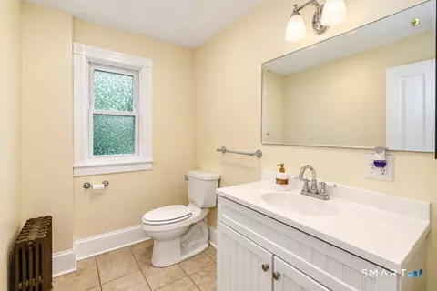 Bath - 173 Gilbert Ave, Winchester, CT 06098 photo 1 of 3