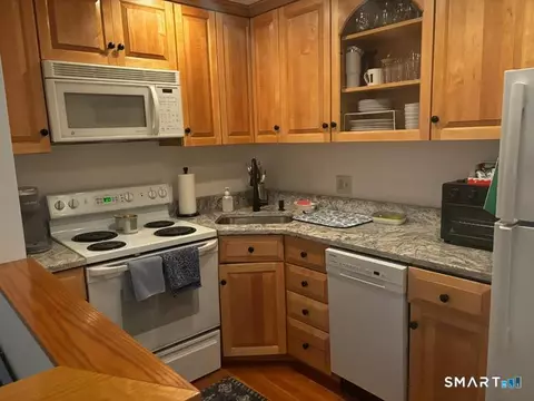 Kitchen - 100 Rolling Ridge Rd, Hamden, CT 06518 photo 3 of 3