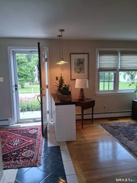 Entry Way - 100 Rolling Ridge Rd, Hamden, CT 06518 photo 1 of 2
