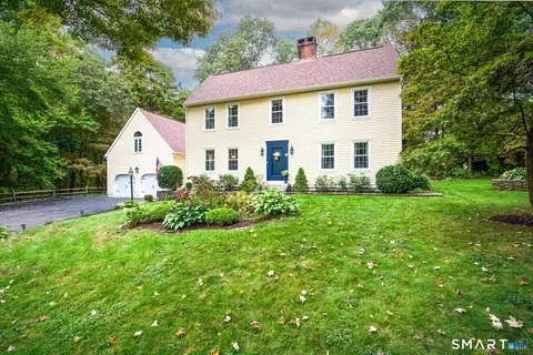 15 Hickory Hill Dr, Chester, CT 06412