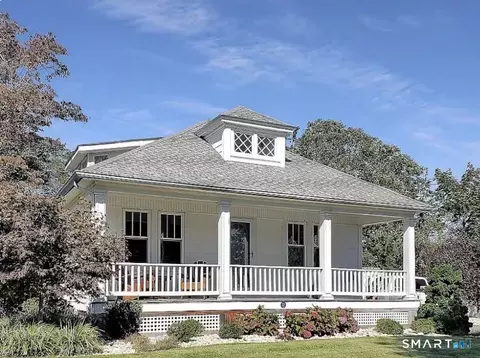 72 Smith St, Niantic, CT 06357