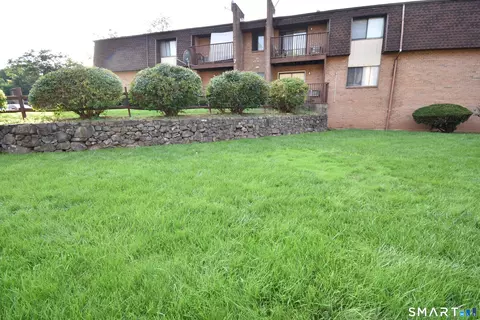 525 Crown St #166, Meriden, CT 06450