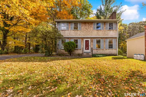49 Woodside Dr, Unionville, CT 06085