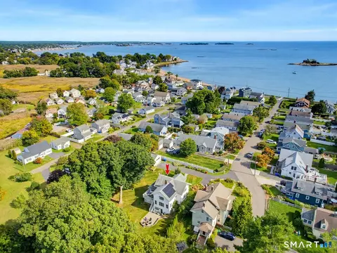 10 Wilford Rd, Branford, CT 06405