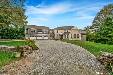 8 Montauk Ave, Stonington, CT 06378