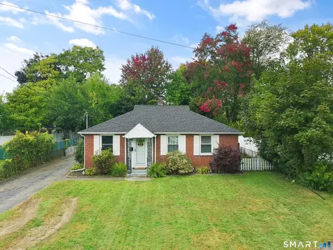 9 Sheridan Ct, Plainville, CT 06062