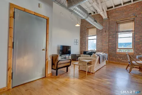 325 Lafayette St #3302, Bridgeport, CT 06604