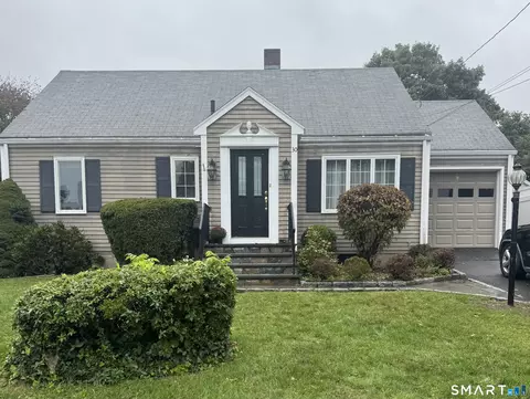 30 Bellmere Ave, Stamford, CT 06906