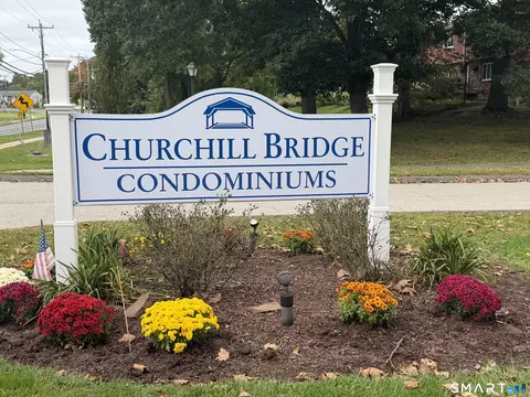 42 Churchill Dr #42, Newington, CT 06111