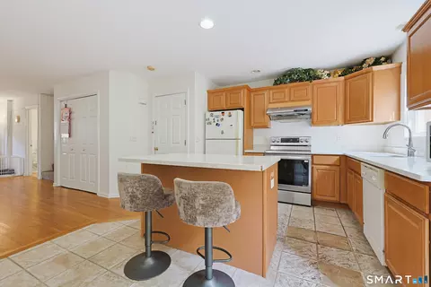 Kitchen - 178 Summit St, Norwich, CT 06360 photo 3 of 5