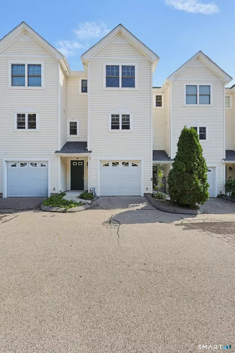 178 Summit St, Norwich, CT 06360