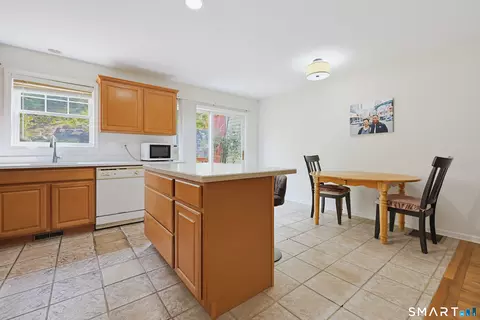 Kitchen - 178 Summit St, Norwich, CT 06360 photo 1 of 5