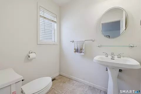Bath - 178 Summit St, Norwich, CT 06360 photo 1 of 2