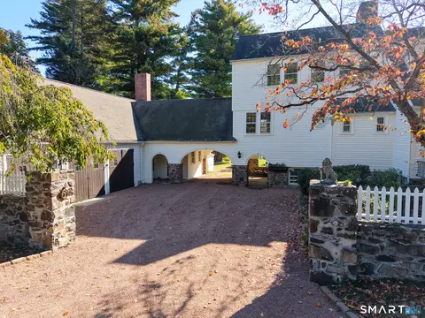 60 Gun Mill Rd, Bloomfield, CT 06002 photo 4