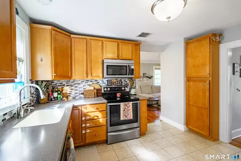 Kitchen - 23 Phillips St, Plainfield, CT 06374 photo 3 of 3