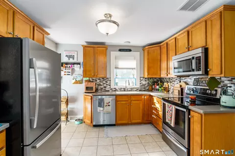 Kitchen - 23 Phillips St, Plainfield, CT 06374 photo 2 of 3