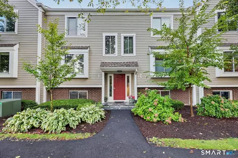 71 Aiken St #D9, Norwalk, CT 06851